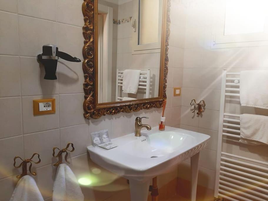 Charme In Righi Apartment Bologna Luaran gambar